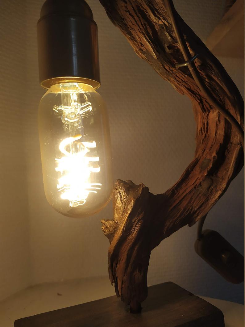 Lampe en bois fait main